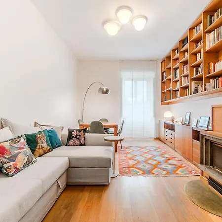 Nina Vatican Museums Apartamento