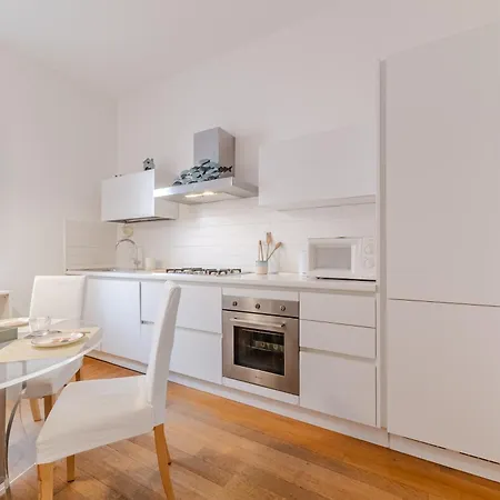 Nina Vatican Museums Apartamento